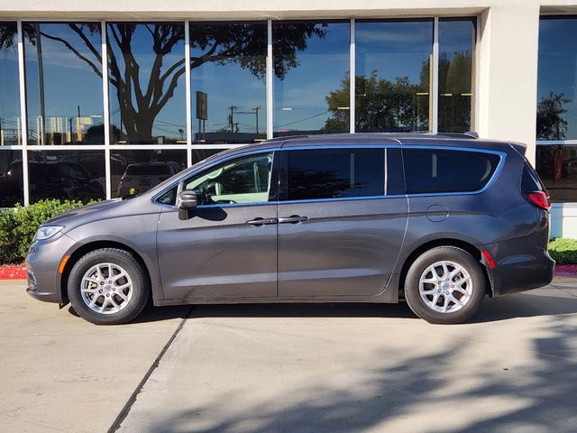 2022 Chrysler Pacifica Touring L 4