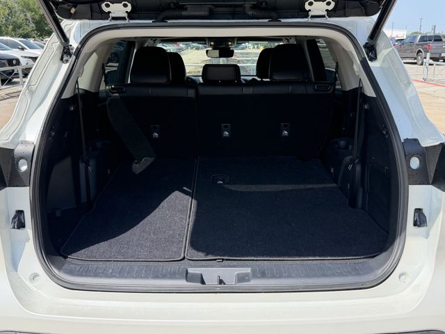 2021 Toyota Highlander XLE White at Don McGill Toyota