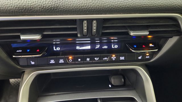 2024 Mazda CX-90 3.3 Turbo Preferred Plus Silver at Baytown Hyundai