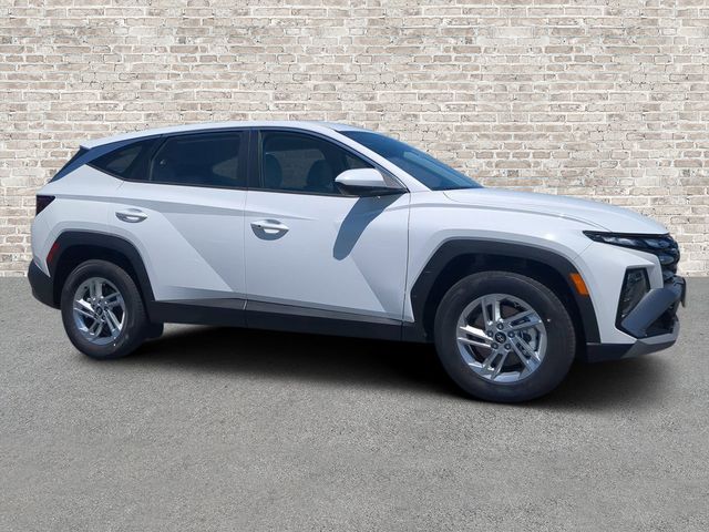 White 2026 Hyundai Tucson SE FWD SUV / Crossover Front-Wheel Drive 8-Speed Automatic