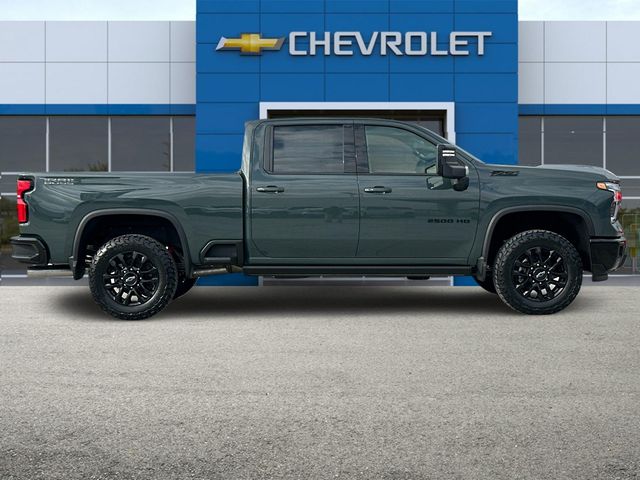 2025 Chevrolet Silverado 2500HD LTZ 4