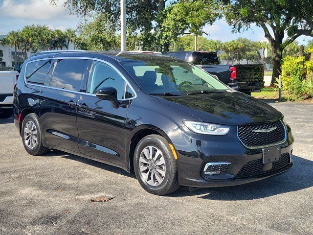 2024 Chrysler Pacifica Hybrid Select FWD