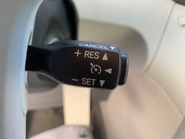 2011 Toyota Sienna LE 8-Passenger photo