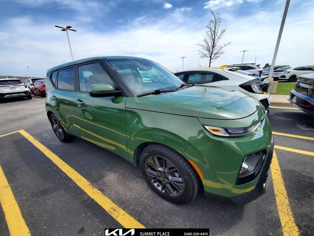 Undercover Green 2022 Kia Soul EX FWD SUV / Crossover Front-Wheel Drive Continuously Variable Transmission