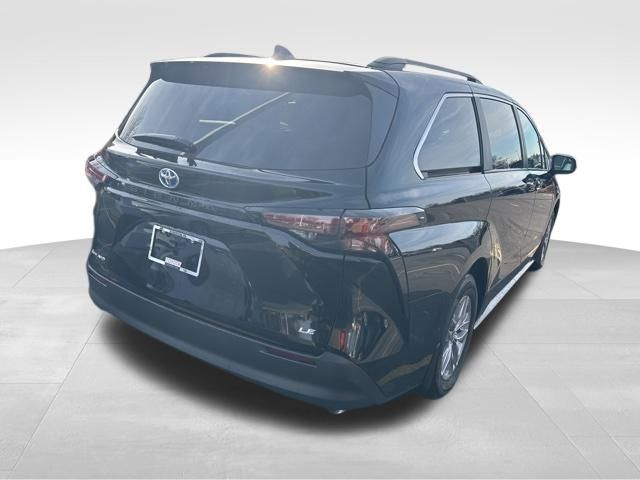 used 2025 Toyota Sienna car, priced at $43,999