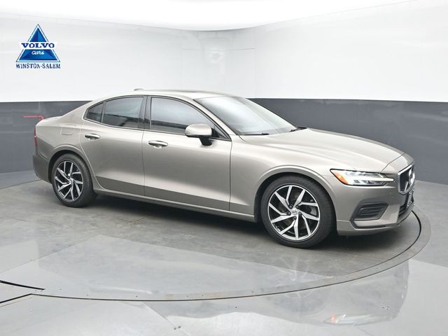 Pebble Gray Metallic 2019 Volvo S60 T6 Momentum AWD Sedan All-Wheel Drive Automatic