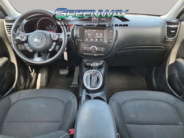 Used 2018 Silver Kia Plus image 9