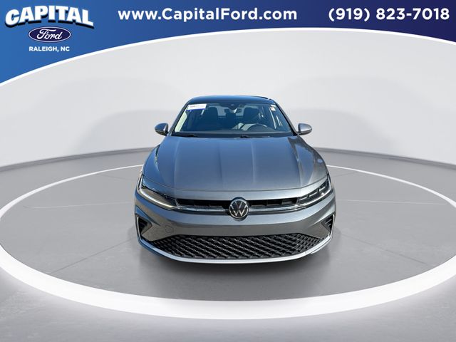 Used 2025 Silver Volkswagen 1.5T SE image 3