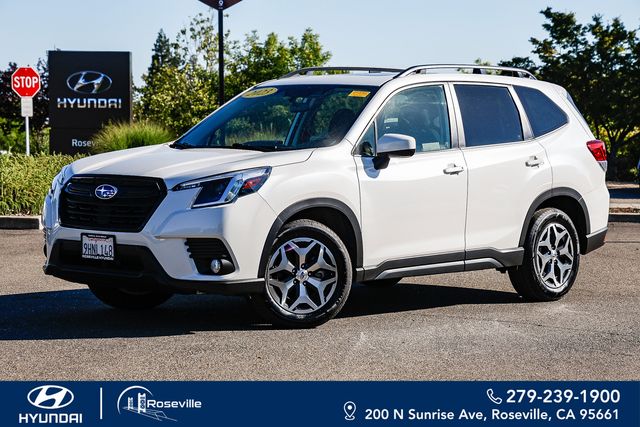Crystal White Pearl 2023 Subaru Forester Premium Crossover AWD SUV / Crossover All-Wheel Drive Continuously Variable Transmission