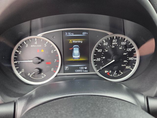 Used 2016 Red Nissan SV image 31