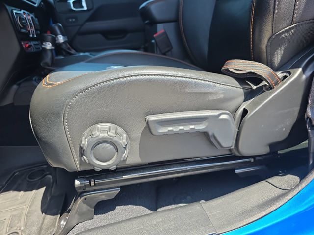 Used 2022 Hydro Blue Pearlcoat Jeep Mojave image 28