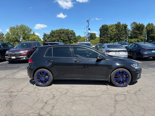 Deep Black Pearl Metallic 2018 Volkswagen Golf Hatchback Front-Wheel Drive 5-Speed Manual