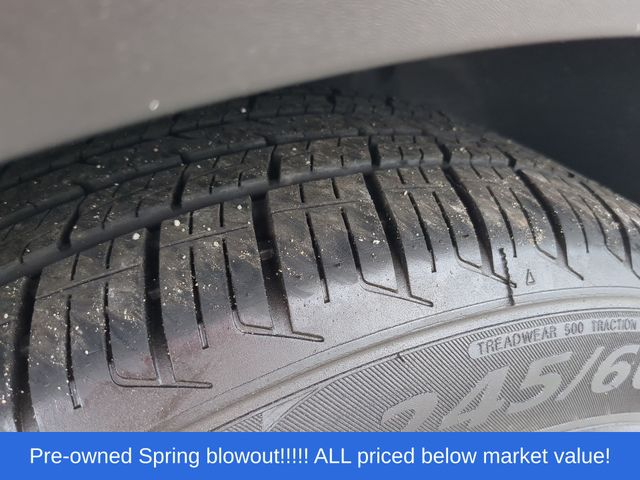 Used 2019 White Platinum Clearcoat Metallic Ford XLT image 19