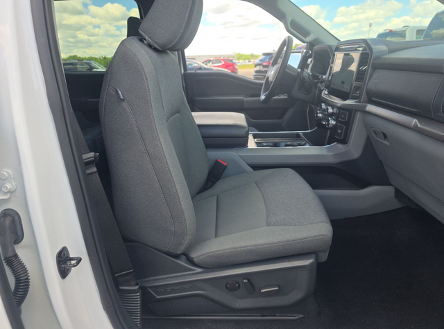 2024 Oxford White Ford F-150 XLT 4X4 Truck