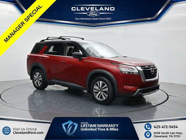 Red (Scarlet Ember Tintcoat/Super Black) 2022 Nissan Pathfinder SUV / Crossover All-Wheel Drive 9-Speed Automatic