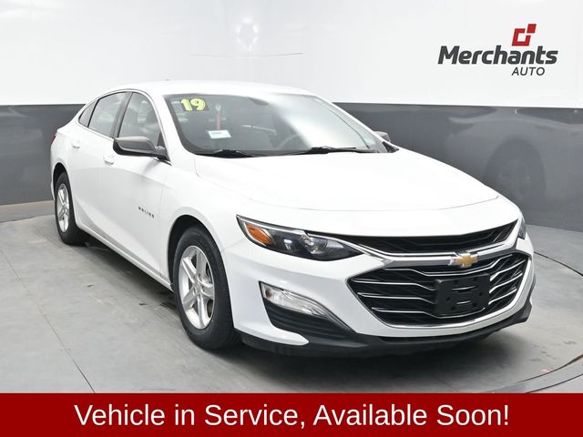 Summit White 2019 Chevrolet Malibu Sedan Front-Wheel Drive Continuously Variable Transmission