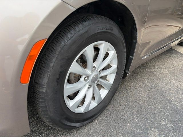 2017 Chrysler Pacifica Touring L - 5