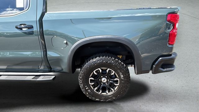 Used 2026 Gray Chevrolet ZR2 image 39