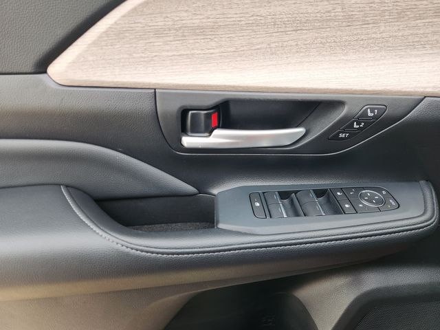 Used 2025 Toyota Grand Highlander SUV