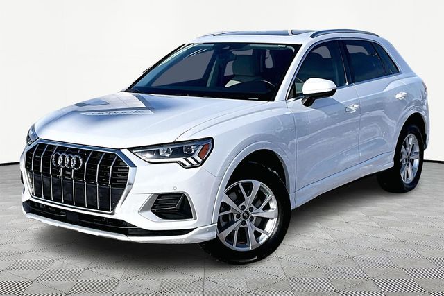 2024 Audi Q3 quattro Premium 40 TFSI