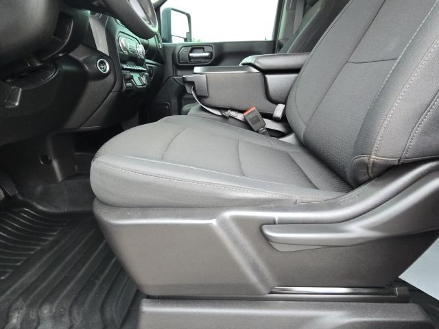 2024 GMC Sierra 3500HD Pro:44071A