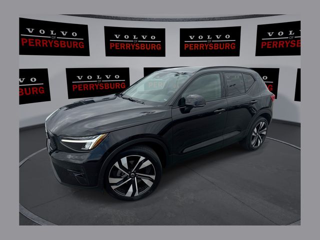 Onyx Black Metallic 2023 Volvo XC40 B5 Plus Dark Theme AWD SUV / Crossover All-Wheel Drive Automatic