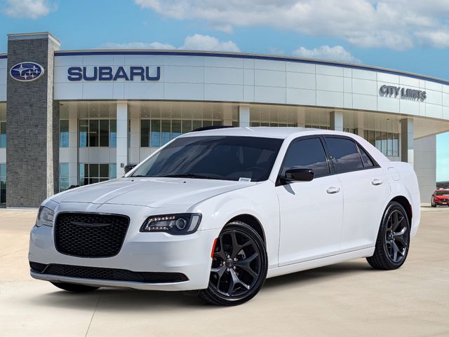 2021 Chrysler 300 Touring RWD