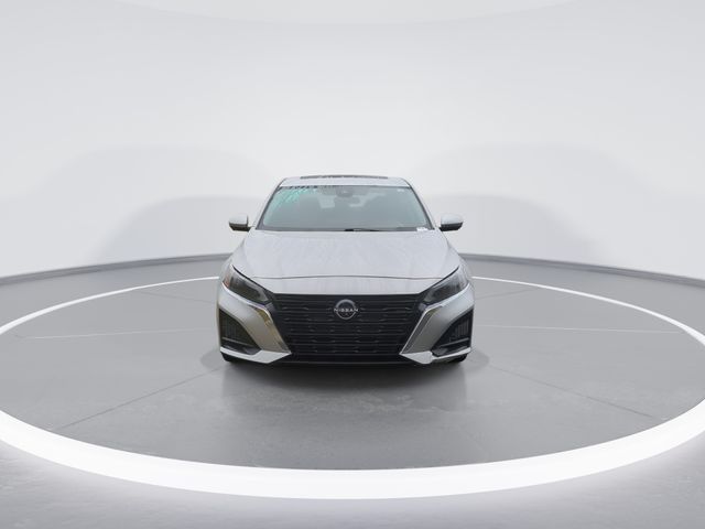 Used 2023 Silver Nissan 2.5 SL image 3