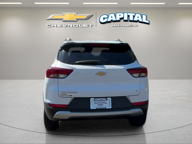 Used 2025 White Chevrolet LT image 4