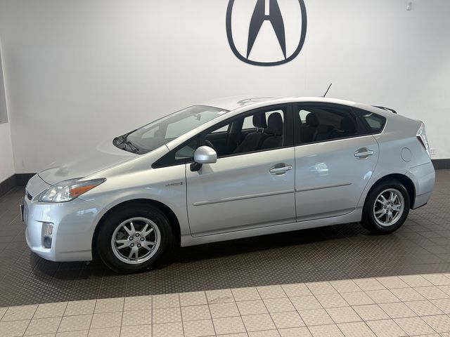 Used 2010  Toyota I image 3