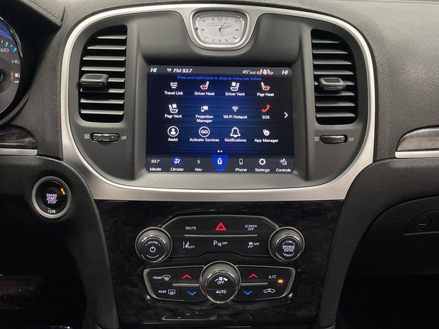 2023 Chrysler 300 Touring photo