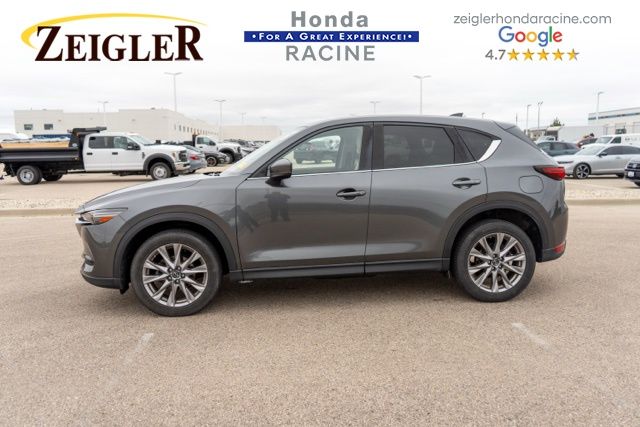 View vehicle photo 4