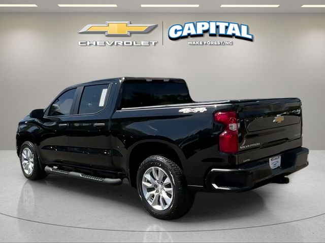 Used 2022 Black Chevrolet Custom image 3