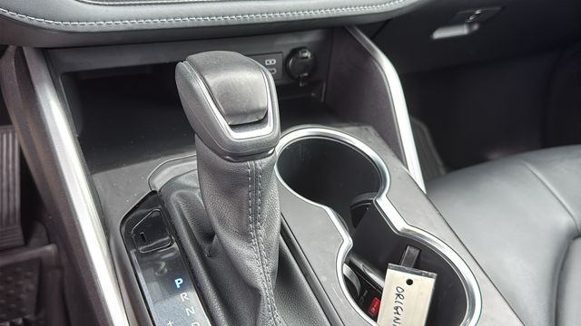 Used 2025 Toyota Highlander Hybrid SUV