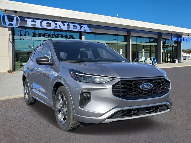 2023 Ford Escape ST-Line 1