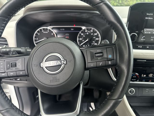 Used 2023 White Nissan SL image 18
