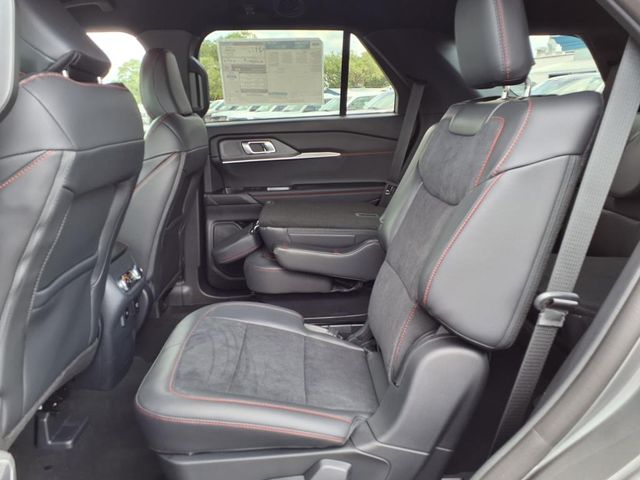 2025 Ford Explorer ST photo