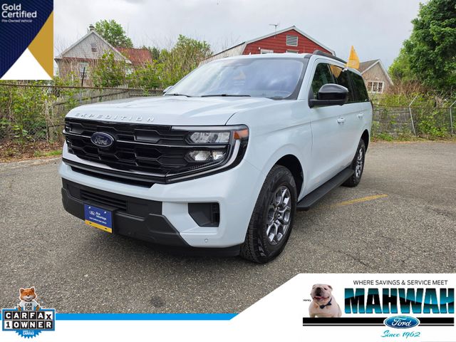Silver Metallic 2025 Ford Expedition SUV / Crossover Four-Wheel Drive Automatic
