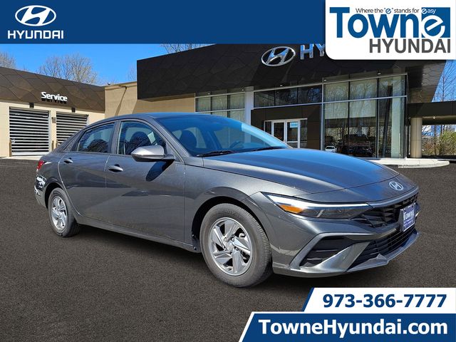 Amazon Gray 2024 Hyundai Elantra SE FWD Sedan Front-Wheel Drive Continuously Variable Transmission