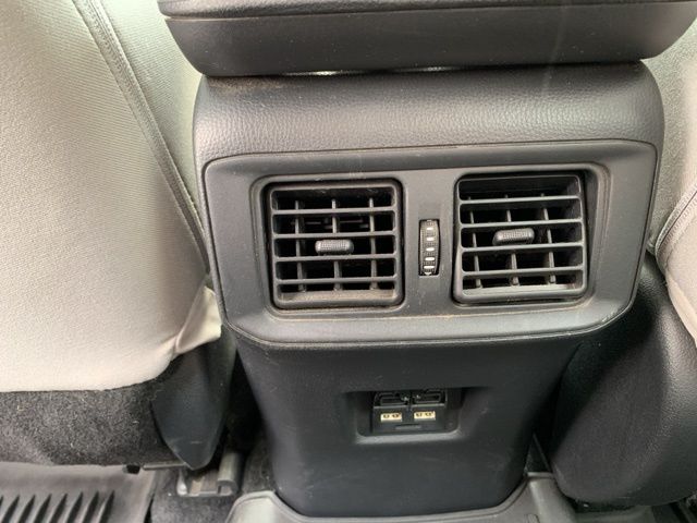 2021 Toyota RAV4 Hybrid XLE photo