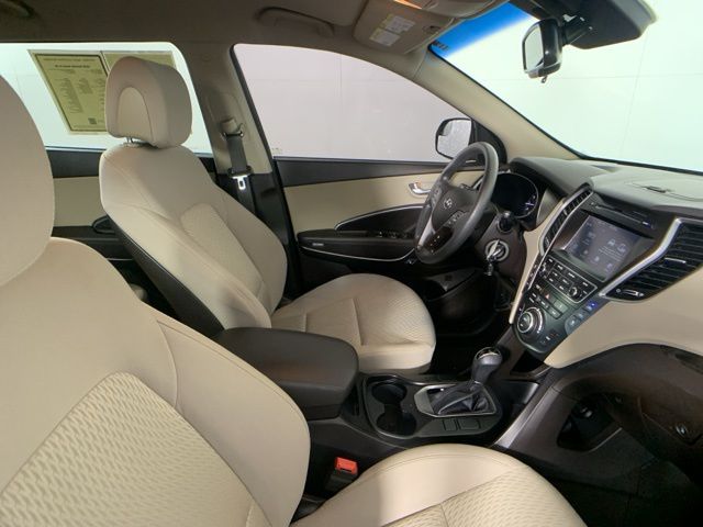 2018 Hyundai Santa Fe SE 29