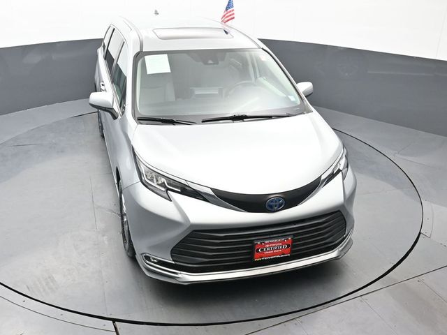 2021 Toyota Sienna XLE 51