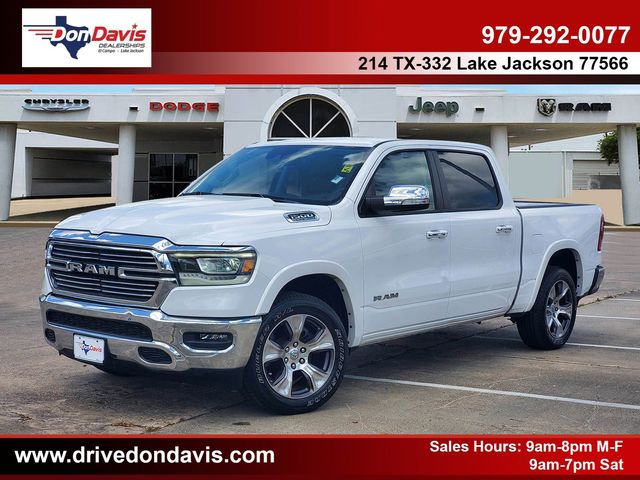 Bright White Clearcoat 2022 RAM 1500 Laramie Crew Cab 4WD Pickup Truck Four-Wheel Drive 8-Speed Automatic