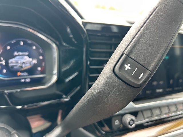2025 Chevrolet Silverado 1500 LT photo