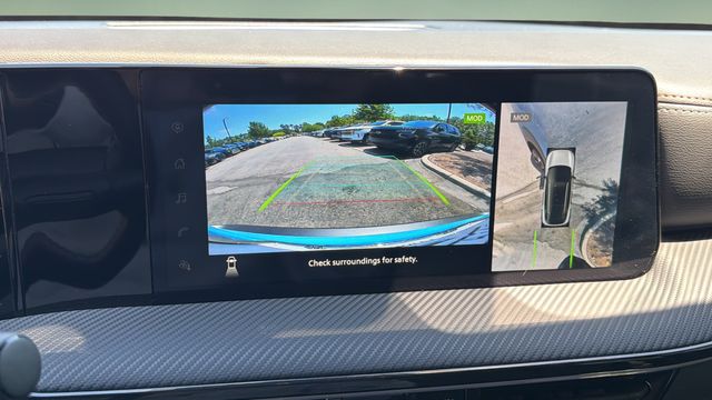 Used 2025 White Nissan SR image 26