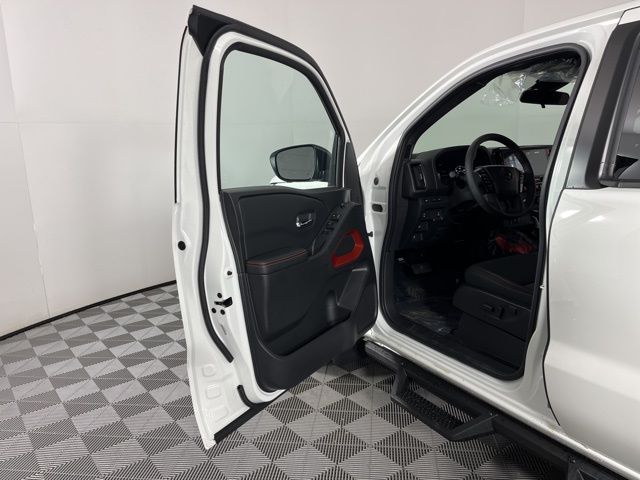2025 Glacier White Nissan Frontier PRO-X RWD Truck