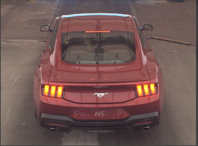 2024 Ford Mustang EcoBoost 8