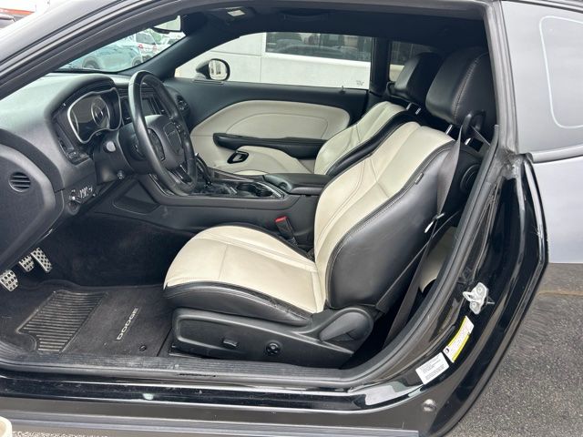 Used 2015 Pitch Black Clearcoat Dodge R/T image 9