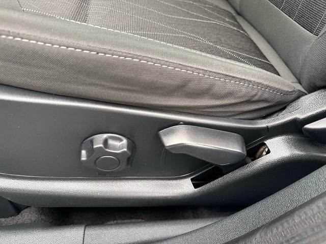 Used 2021 Smoke Metallic Ford SE image 29