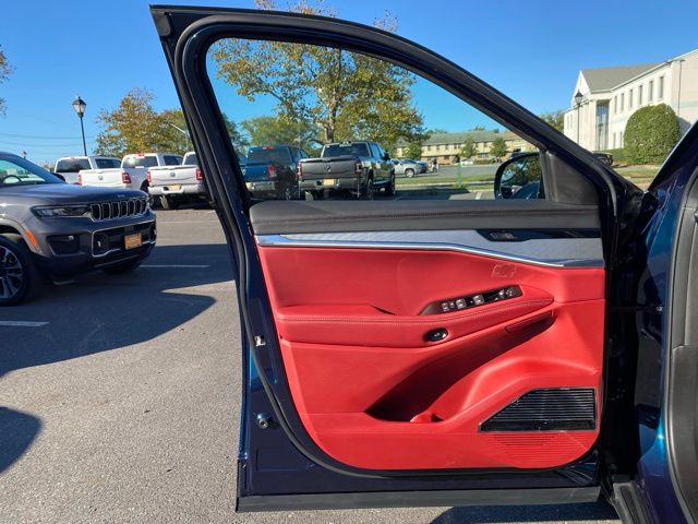 2025 Jeep Wagoneer S